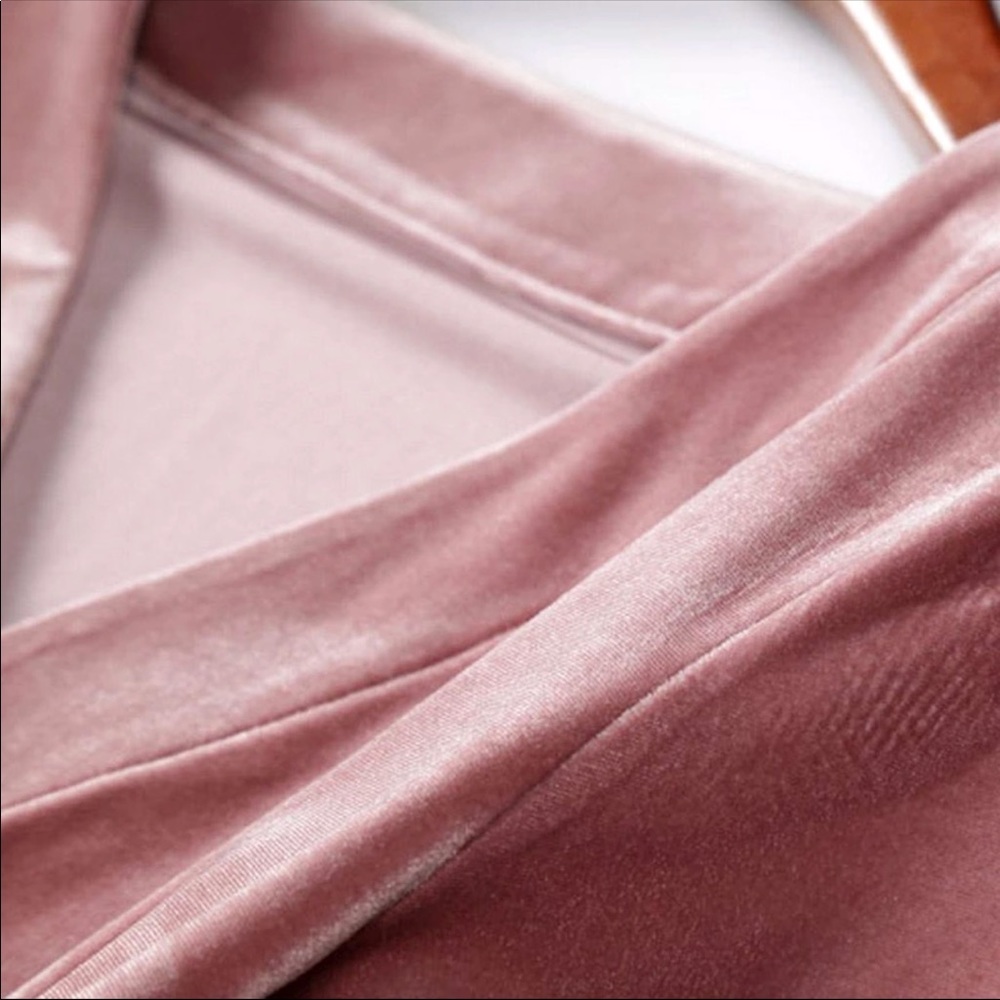 LAST ONE!! Pink Velvet Elegant Long Sleeve Maxi - Picture 4 of 8